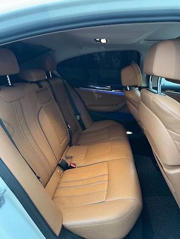 тико сидения: BMW 520: 2021 г., Седан — 10