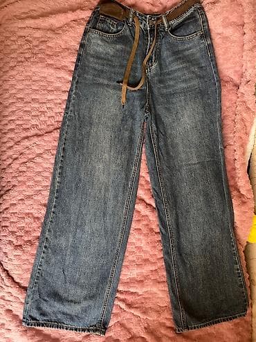 Джинсы, Трубы, Китай, Средняя талия, С вышивкой, Стрейч, L at lalafo.kg Джинсы, Трубы, Китай, Средняя талия, С вышивкой, Стрейч, L