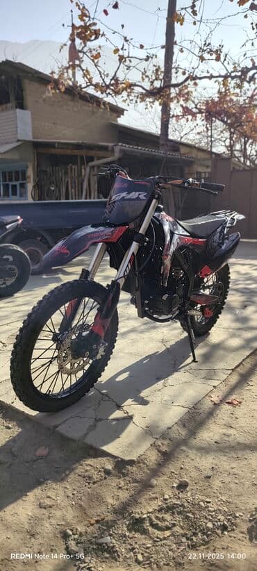 Эндуро/кросс мотоцикл (брендовые наклейки “SHR”, “XINGUZIN”) в at lalafo.kg Эндуро/кросс мотоцикл (брендовые наклейки “SHR”, “XINGUZIN”) в