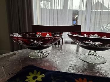 Декор и интерьер: Ваза- на ножке из красного стекла с алмазной гранью. - Материал — 3