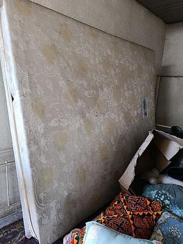 двуспальная кровать: Спальный матрас, Двуспальный, Боннельная система пружин, Жаккард, Матрасы средней жесткости — 1