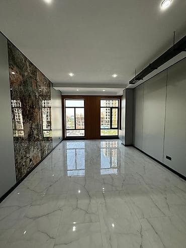 open space: Аренда офисов, 240 м², В бизнес центре, С видом на горы, 1 линия, С оборудованием — 4