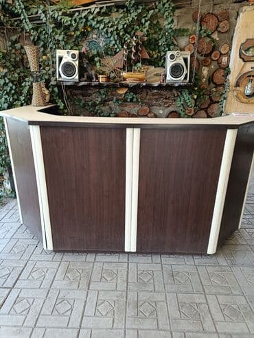 визажное кресло: Шкафы для салонов — 1