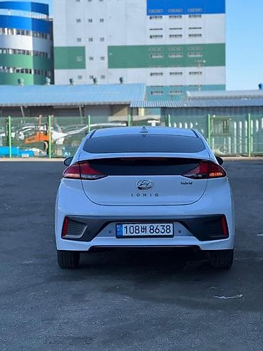 kia niro hybrid: Hyundai Ioniq: 2020 г., 1.6 л, Робот, Гибрид, Хэтчбэк — 4