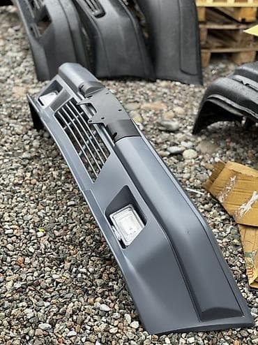 audi b4: Бампер — 2