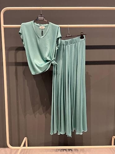 Двойка от Виколо Италия
Размер С
Ткань Вискоза