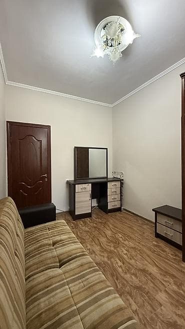 Батирлер: 3 бөлмө, 71 м², Сталинка, 1 кабат, Косметикалык оңдоо — 5