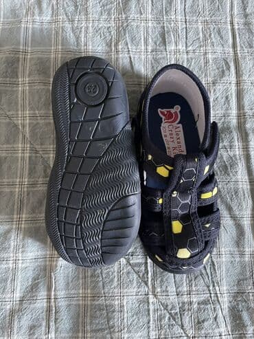 оптом дордой: Детские тапочки для сада и дома 
Как новые 
Размер 23 
Турция — 3