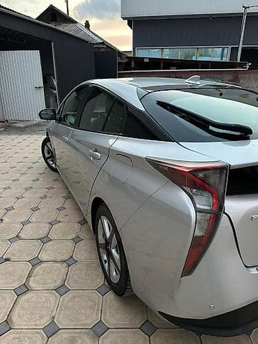 4runner 2017: Toyota Prius: 2017 г., 1.8 л, Гибрид, Лифтбек — 4