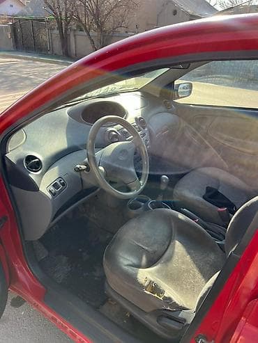 Продажа авто: Toyota Yaris: 1999 г., 1 л, Механика, Бензин, Хэтчбэк — 6