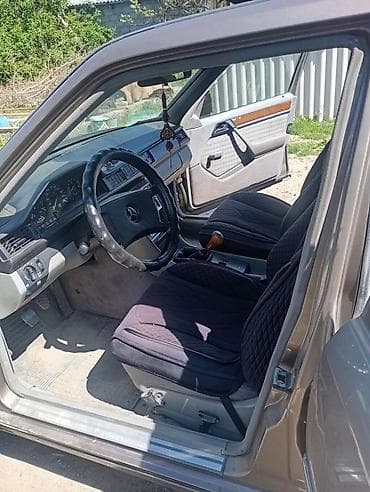 ml 163: Mercedes-Benz W124: 1988 г., 2.3 л, Ручные, Бензин, Седан — 8