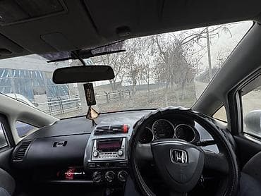 corona premio: Honda Fit: 2002 г., 1.3 л, Бензин — 1