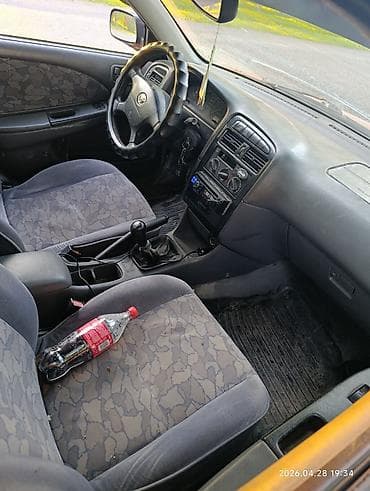 mini cuper: Toyota Avensis: 1998 г., 1.8 л, Механика, Бензин, Седан — 7