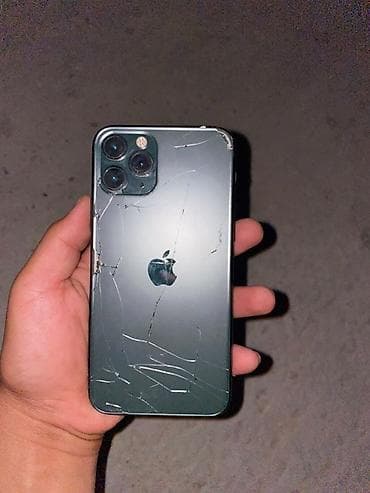 Смартфон Apple iPhone (серия с тройной камерой) в цвете зелёный