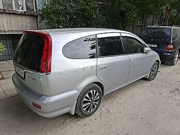 бардачок стрим: Honda Stream: 2002 г., 2 л, Автомат, Бензин, Минивэн — 4