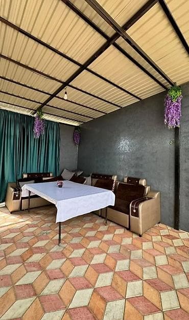 single room flat: Сдается коттедж в Чолпон Ата. Есть все условия, 4 комнаты в каждой — 2