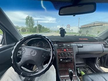 aion v plus: Mercedes-Benz E-Class: 2001 г., 2.2 л, Автомат, Дизель, Седан — 4