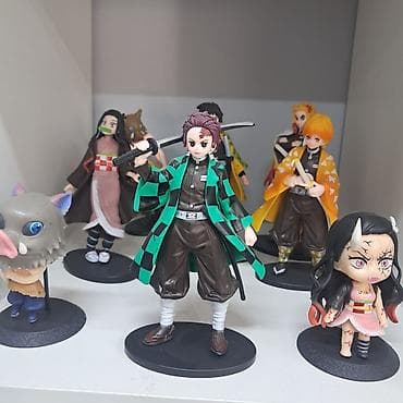 Аниме-фигурки и акриловые стоящие фигурки, подушки.По очень выгодной