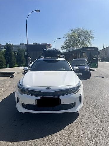 Продажа авто: Kia K5: 2017 г., 2 л, Гибрид, Седан — 2
