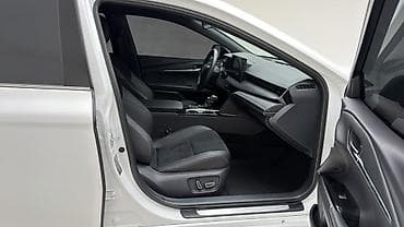 аудио адаптер: Toyota Camry: 2025 г., 2 л, Гибрид, Седан — 9