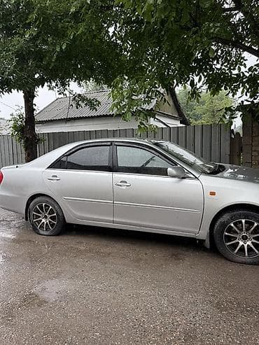 650: Toyota Camry: 2004 г., Газ — 1