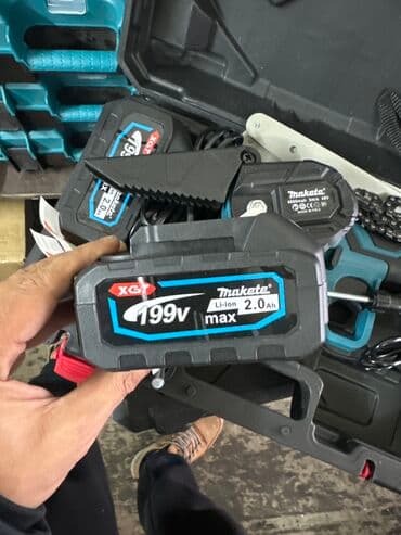 Аккумуляторная пила с двумя огромными аккумуляторами Мощный отличного