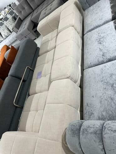 требуется мягкой мебели: Прямой диван, Новый, Трехместный — 2