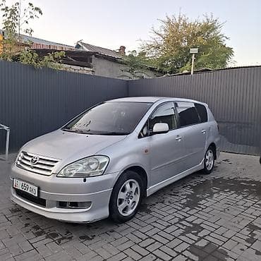 Toyota Ipsum: 2003 г., 2.4 л, Автомат, Бензин, Минивэн