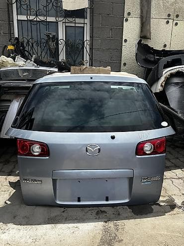 мазда бампер: Крышка багажника Mazda, 2003 г., Б/у, Оригинал — 1