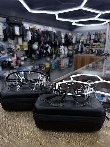 велосипе: Очки спортивные. Подходят для активных видов спорта (бег, велосипед) — 4