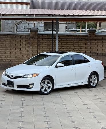 Toyota Camry: 2012 г., 2.5 л, Автомат, Бензин, Седан