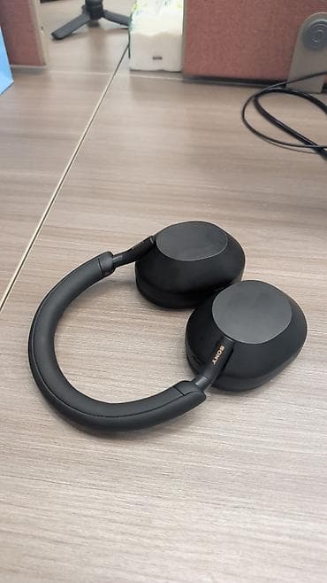 Настольные ПК и комплектующие: Беспроводные накладные наушники Sony WH-1000XM4/WH-1000XM5 (черный — 1