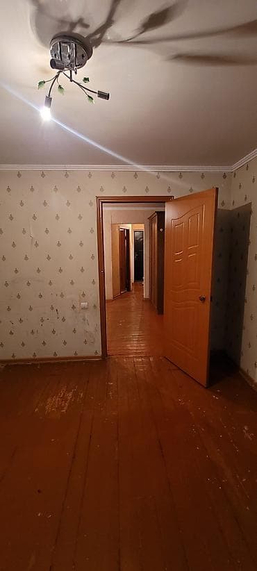 Батирлер: 3 бөлмө, Менчик ээси, Чогуу жашоосу жок, Жарым -жартылай эмереги бар — 10