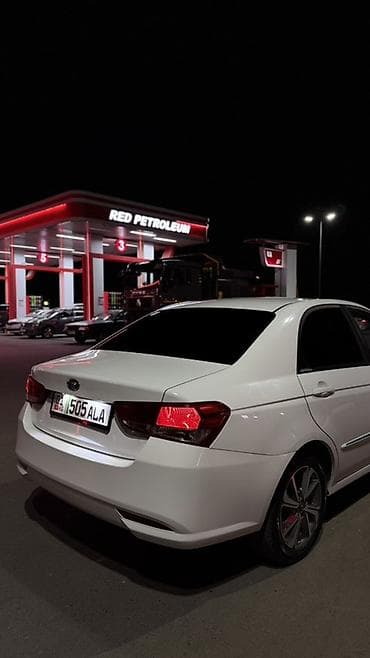 byd e9: Kia : 2019 г., Автомат, Электромобиль, Седан — 3