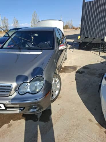 мерсадес: Mercedes-Benz C-Class: 2005 г., 3.5 л, Автомат, Бензиновая, Седан — 4