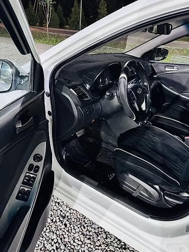 Продажа авто: Hyundai Solaris: 2016 г., 2 л, Газ, Седан — 6