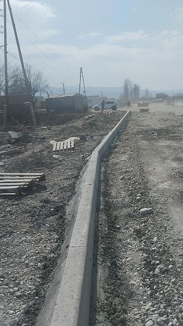 металлический уголок: Устройство бортового камня (бордюра) и лотков для водоотвода - — 9