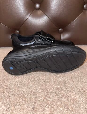 распродажа обуви из натуральной кожи: Next детская кожаная обувь Новая Чёрные кожаные туфли airflow. 33р — 11