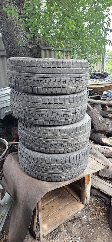 Бронированная резина Blizzak. 225-55-17. Зимняя. Приехала с США