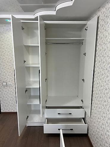 third edition solution: Белый трехдверный платяной шкаф с зеркалом - Конфигурация: 3 створки — 1