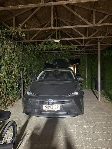 corolla e120: Toyota Prius: 2020 г., 1.8 л, Вариатор, Гибрид, Хэтчбэк — 1