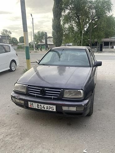 mazda 3: Volkswagen Vento: 1993 г., 2 л, Механика, Бензин, Седан — 2