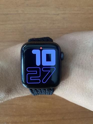apple mac: Apple Watch SE Nike(1‑го поколения), 40 мм, корпус из алюминия (цвет — 3