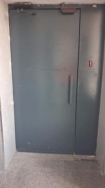 входная двустворчатая дверь: Двери для домов и квартир, Металлическая, Двухстворчатая, Со стеклом, цвет - Серый — 6