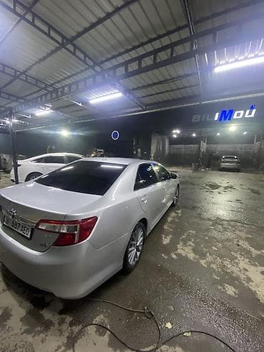 Toyota Camry: 2014 г., 2.5 л, Гибрид, Седан — 10