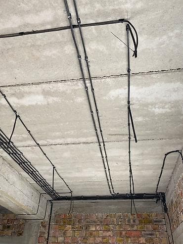 Сантехнические работы: Профессиональный монтаж электропроводки в квартире/офисе под потолком — 3