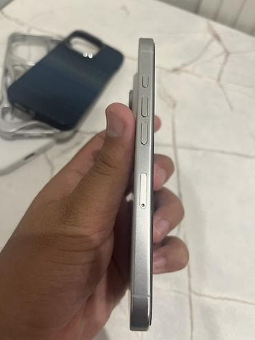 iphone sr: IPhone 16 Pro, Б/у, 128 ГБ, White Titanium, Чехол, 92 % — 3