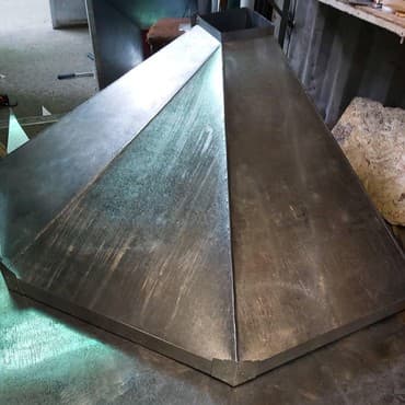 нужен разнорабочий: Жестянщик по вентиляции и вытяжной систем. все сложностью — 5