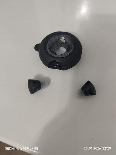 маленькие наушники: Продаются беспроводные внутриканальные наушники с компактным зарядным — 6