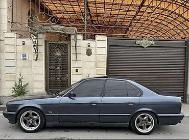 one stop: BMW 5 series: 1994 г., 2.5 л, Механика, Бензин, Седан — 6